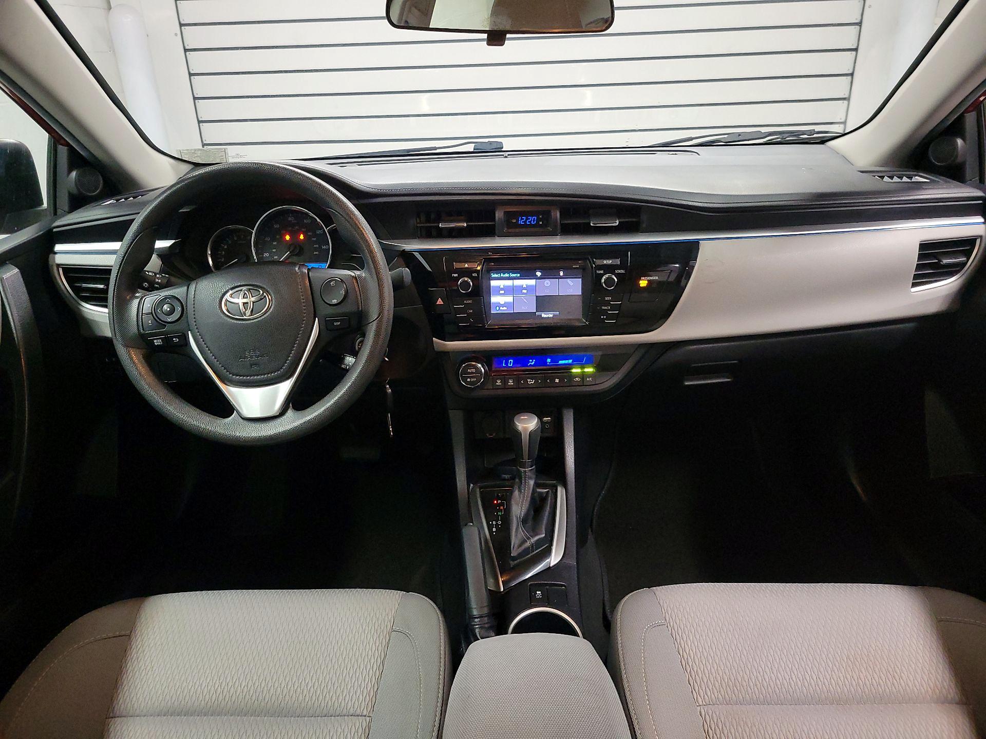 Thumbnail: 2015 Toyota Corolla - 9