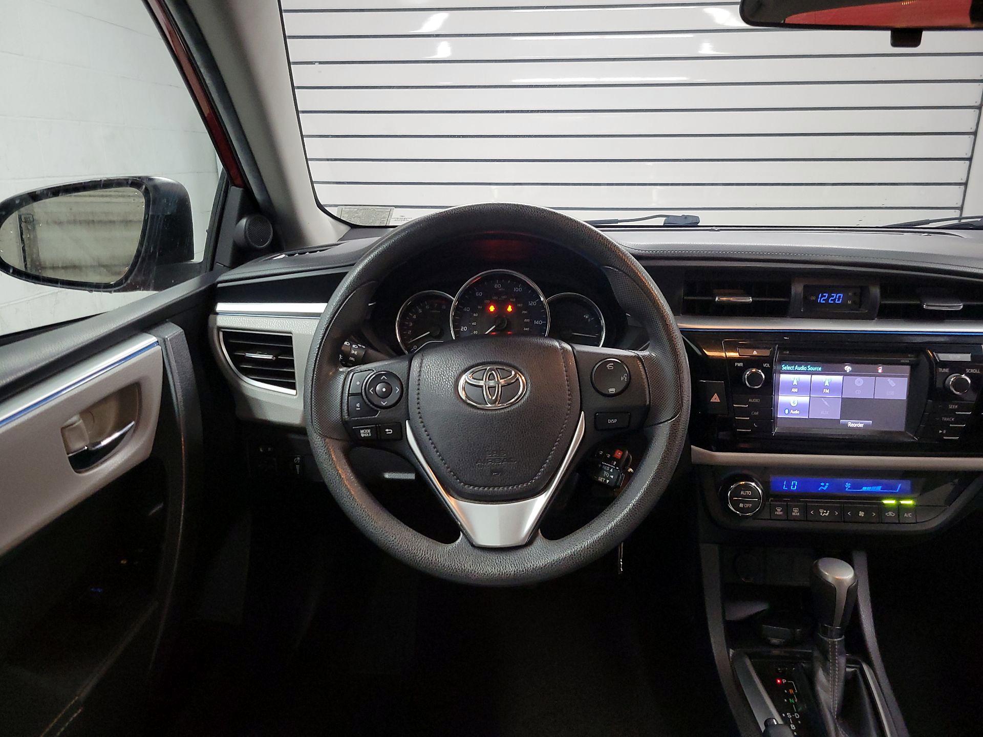 Thumbnail: 2015 Toyota Corolla - 10