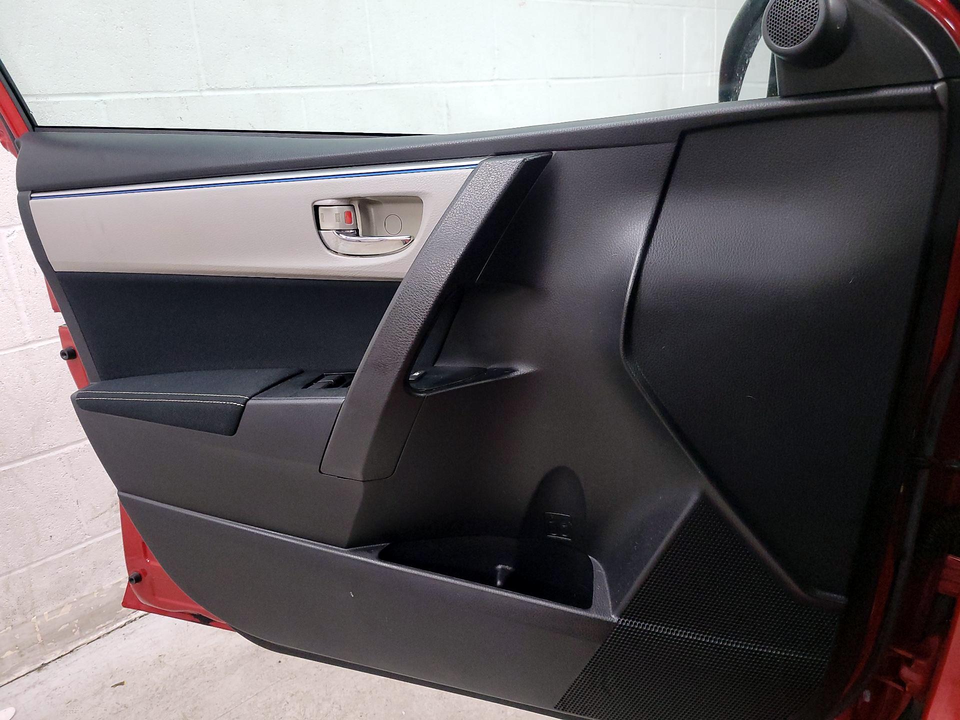 Thumbnail: 2015 Toyota Corolla - 12