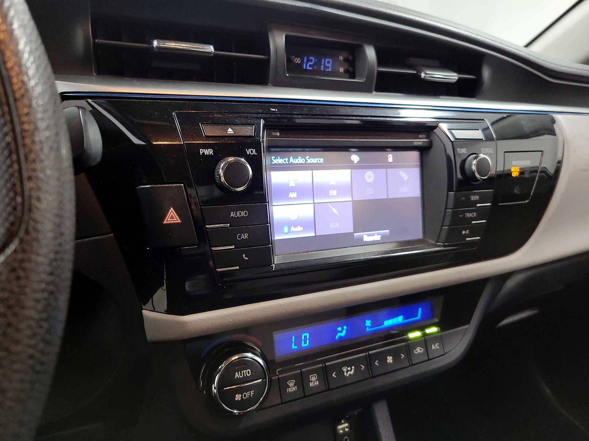 Thumbnail: 2015 Toyota Corolla - 15