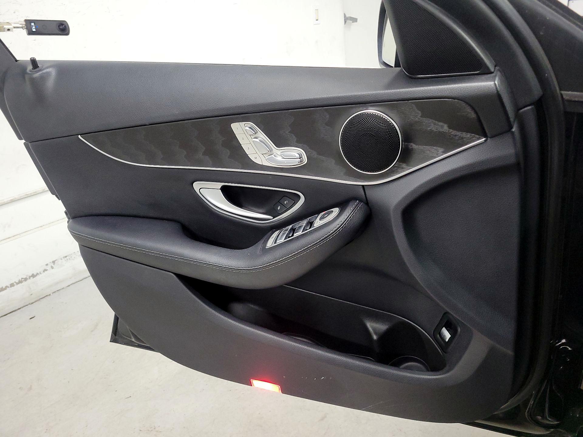 Thumbnail: 2017 Mercedes-Benz C-Class - 10