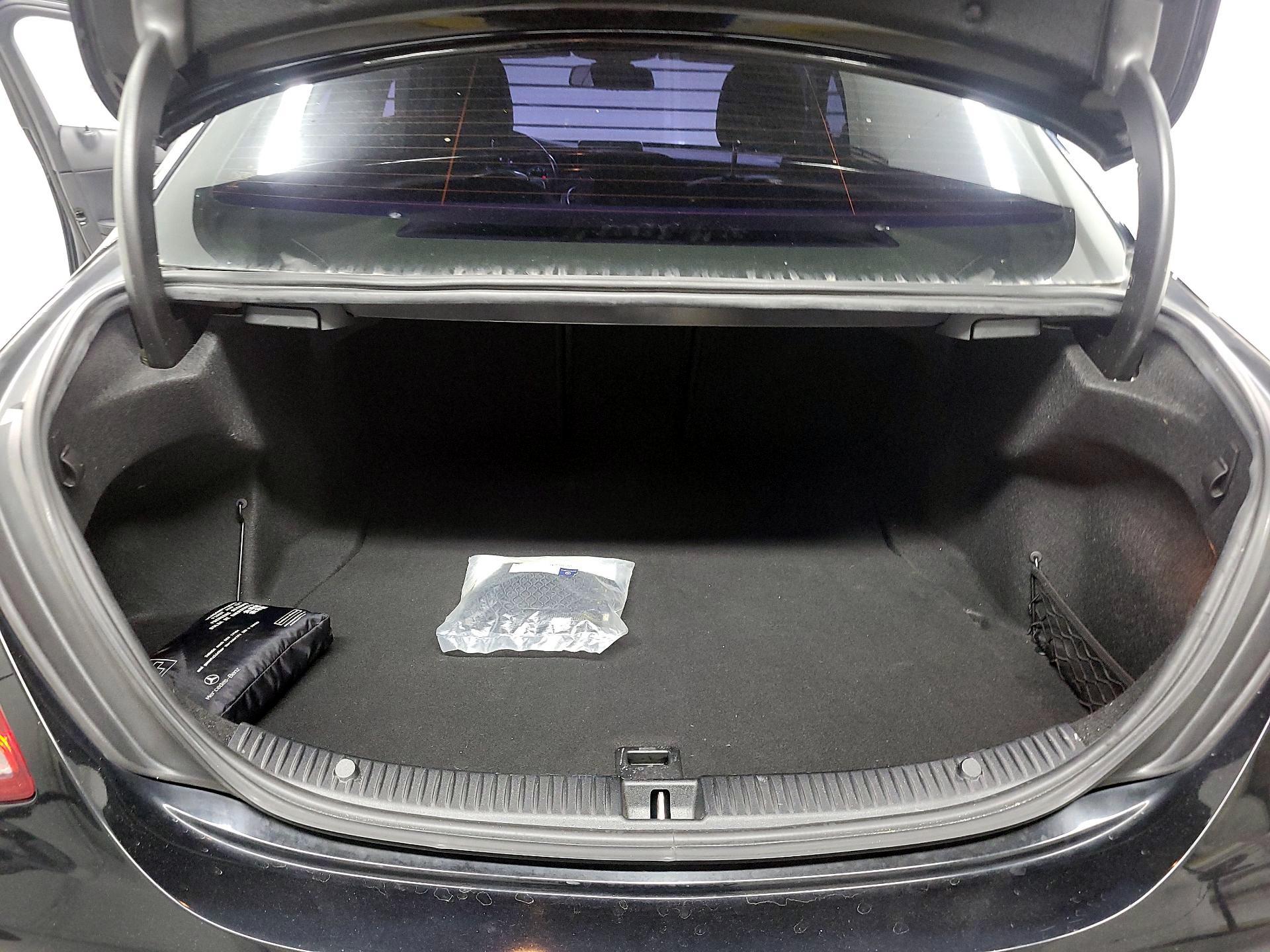 Thumbnail: 2017 Mercedes-Benz C-Class - 16