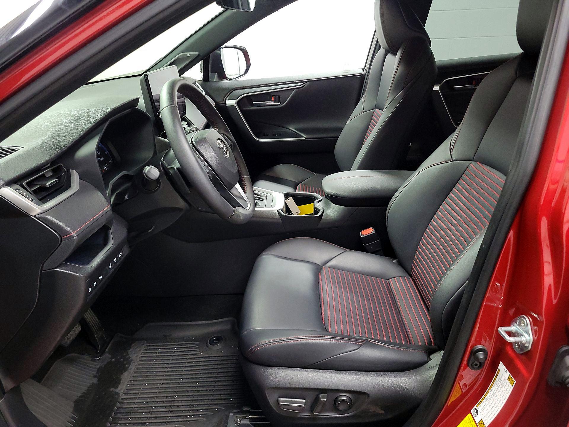 Thumbnail: 2024 Toyota RAV4 - 11