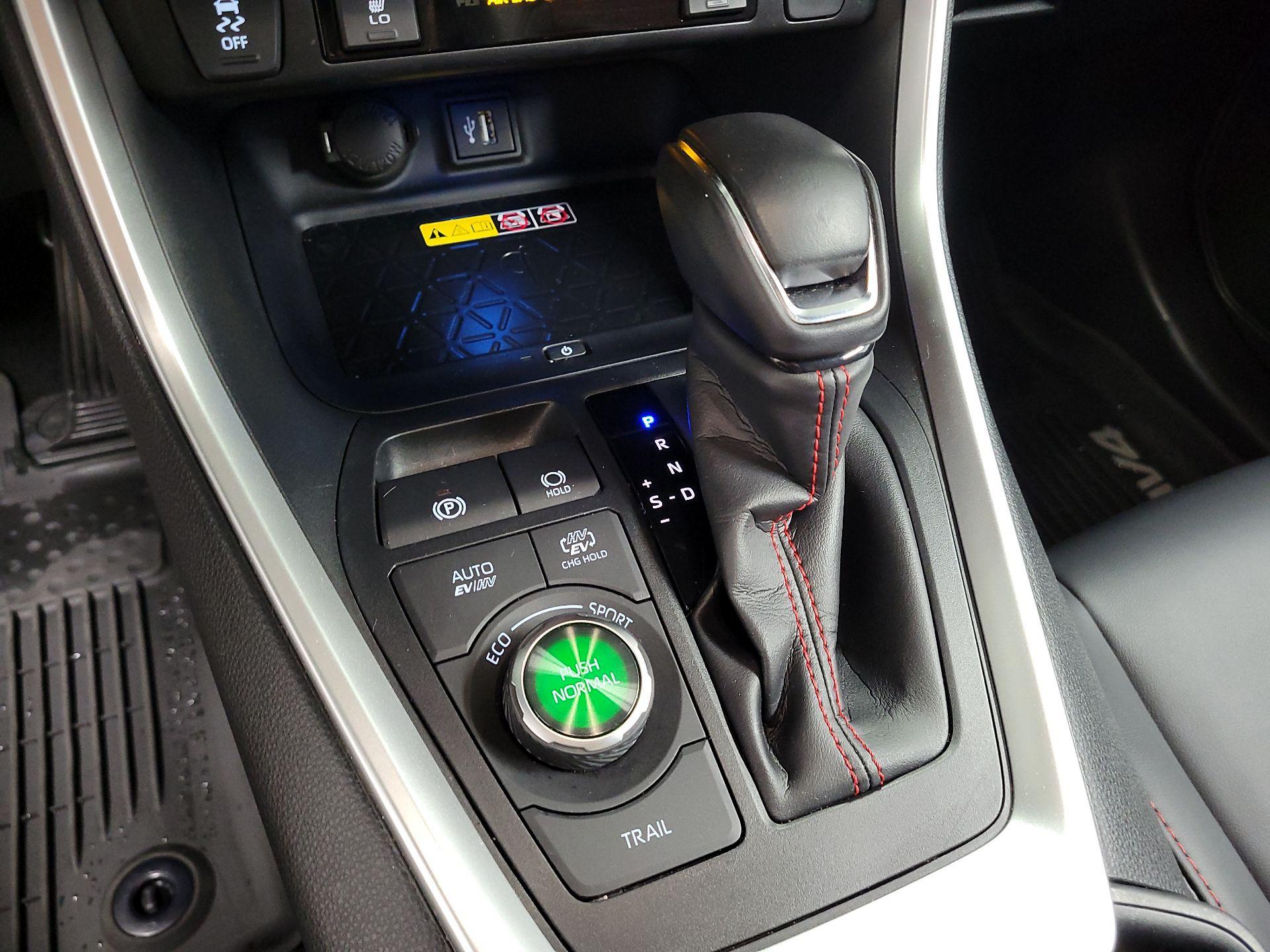 Thumbnail: 2024 Toyota RAV4 - 15