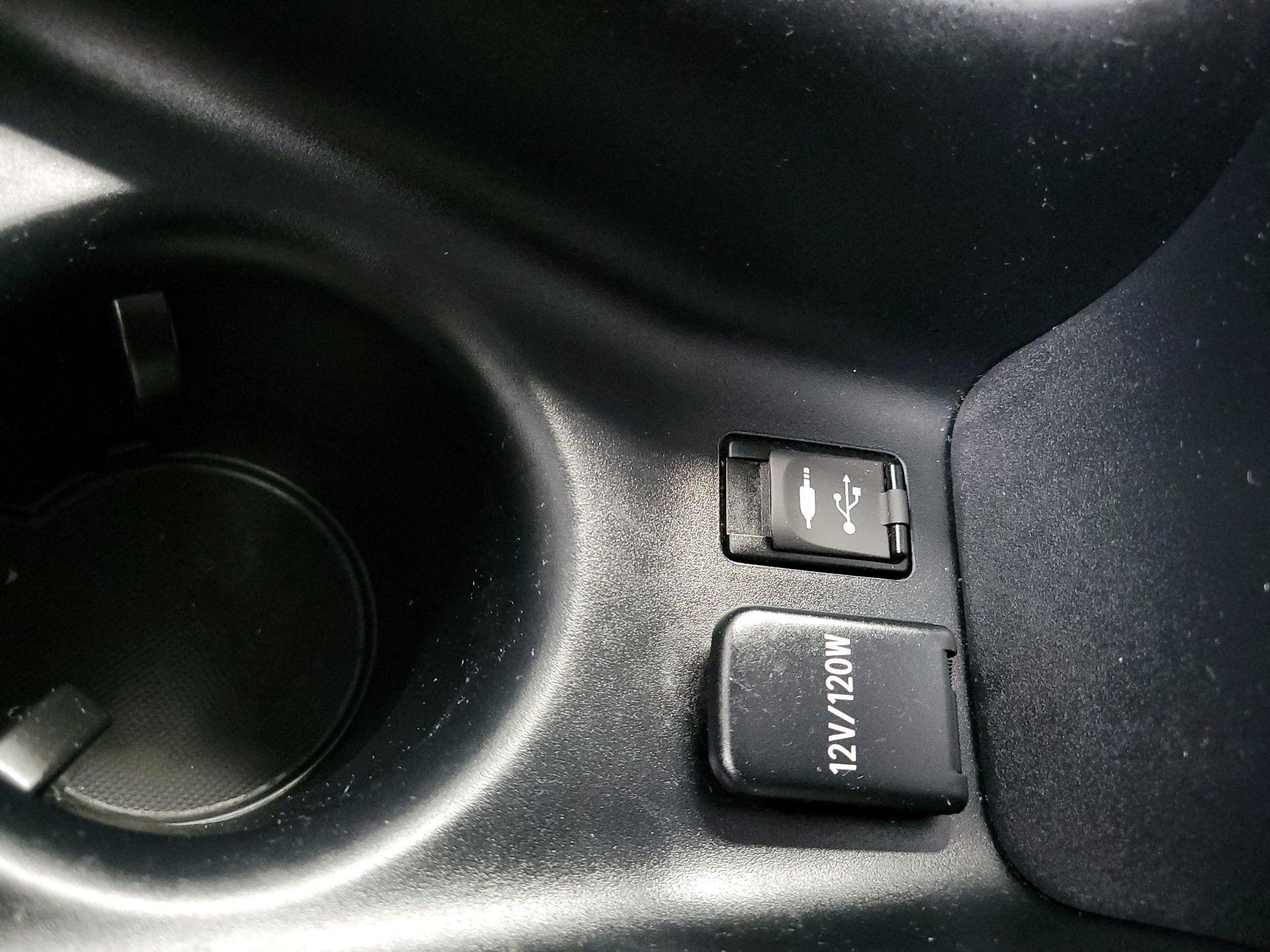 Thumbnail: 2018 Toyota Prius - 18