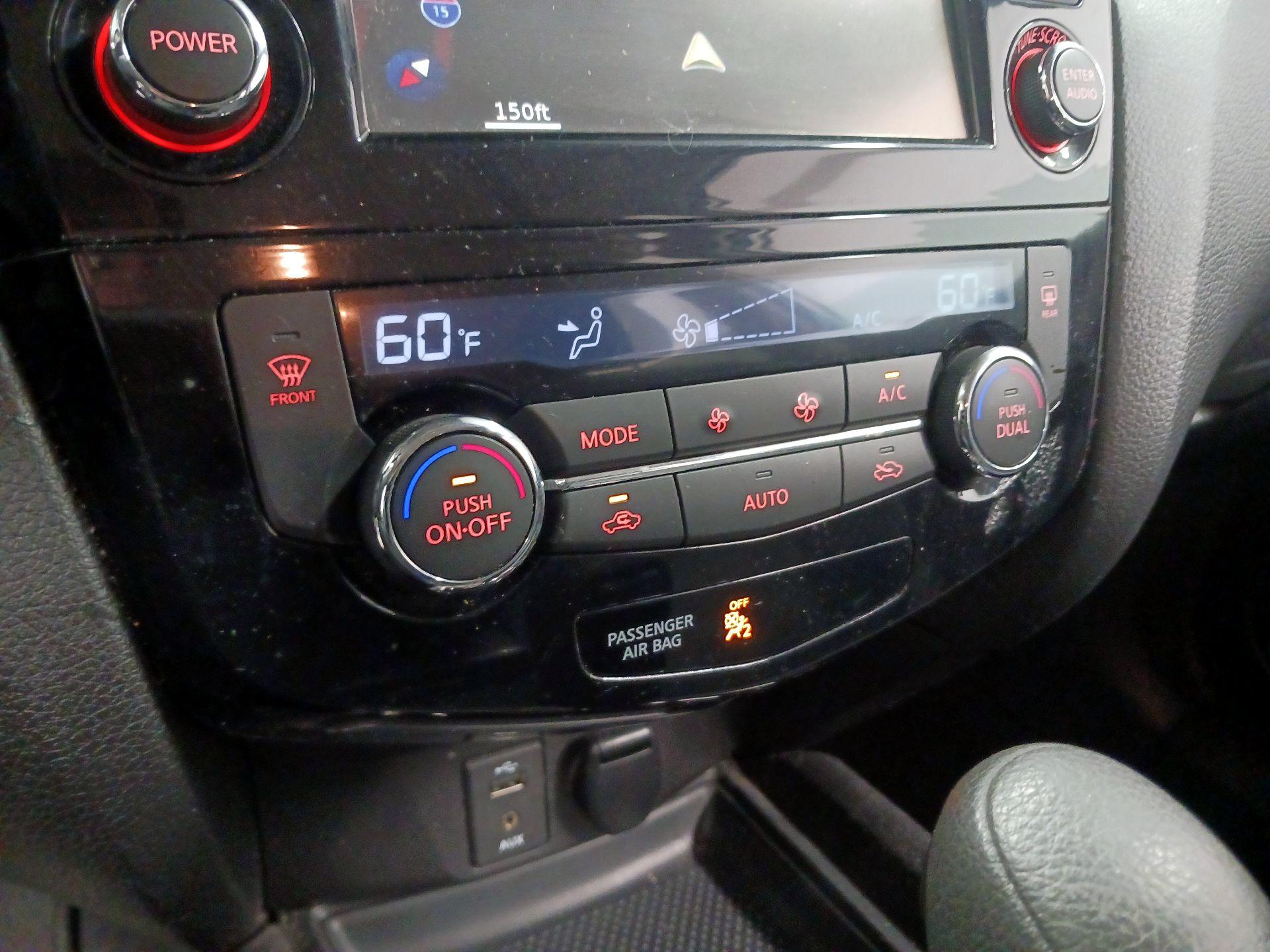 Thumbnail: 2015 Nissan Rogue - 13