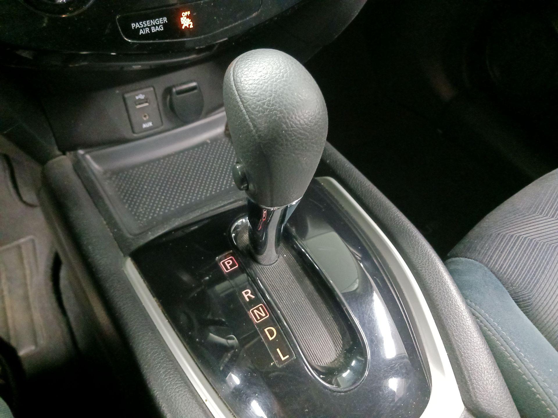 Thumbnail: 2015 Nissan Rogue - 14