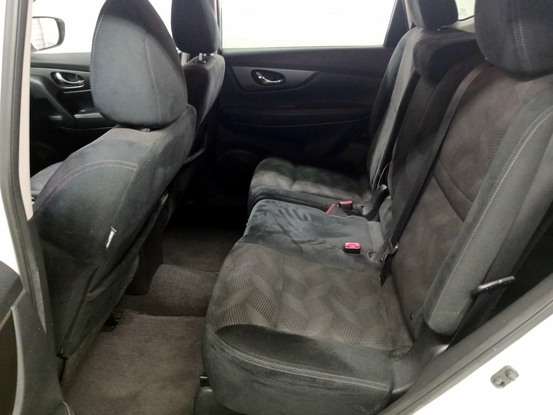 Thumbnail: 2015 Nissan Rogue - 15