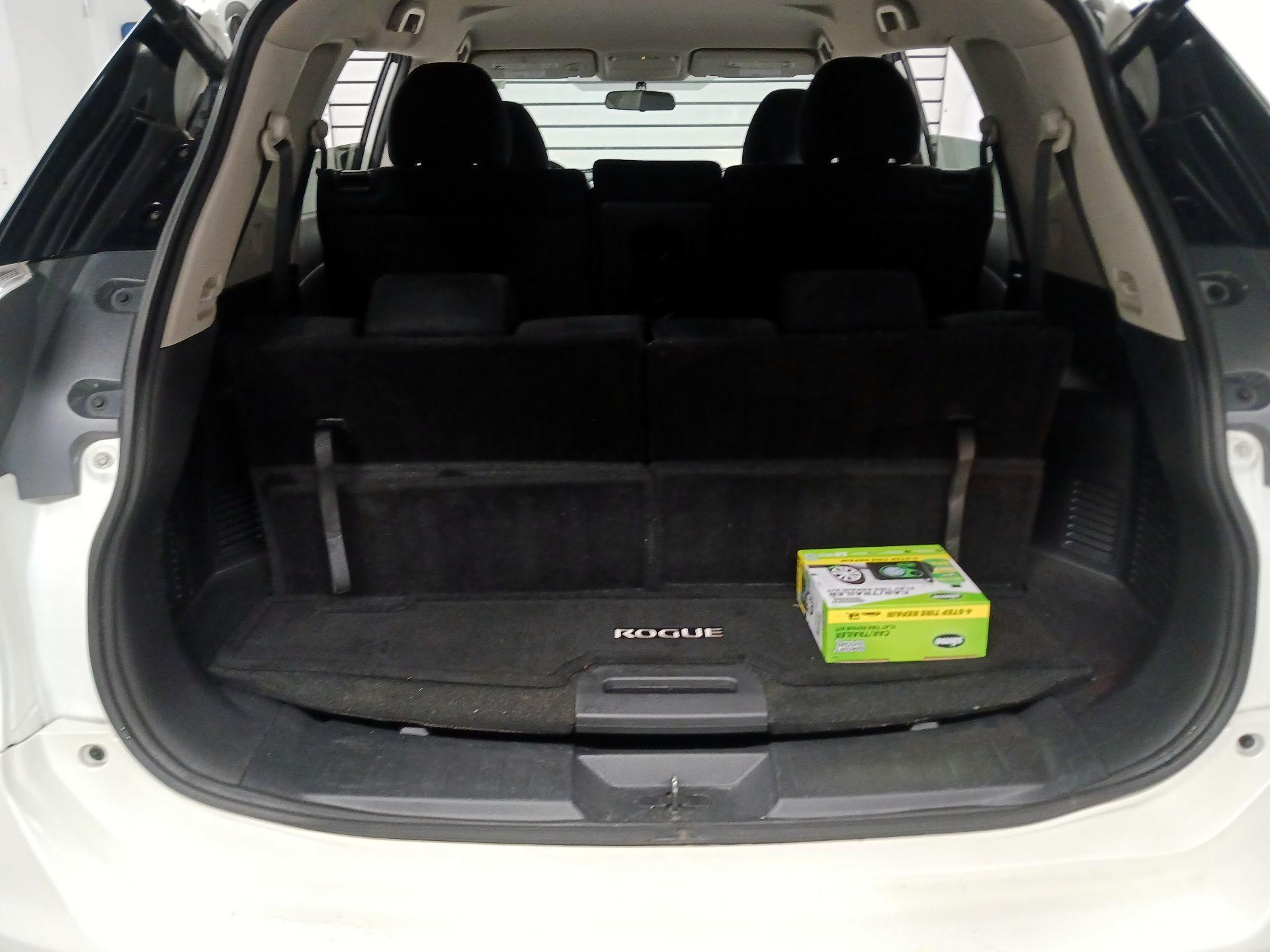 Thumbnail: 2015 Nissan Rogue - 16