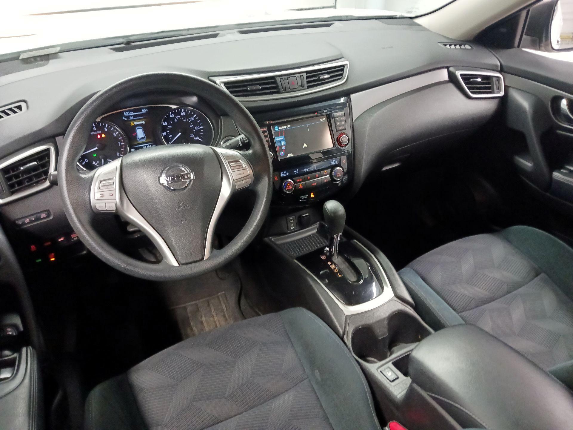 Thumbnail: 2015 Nissan Rogue - 8