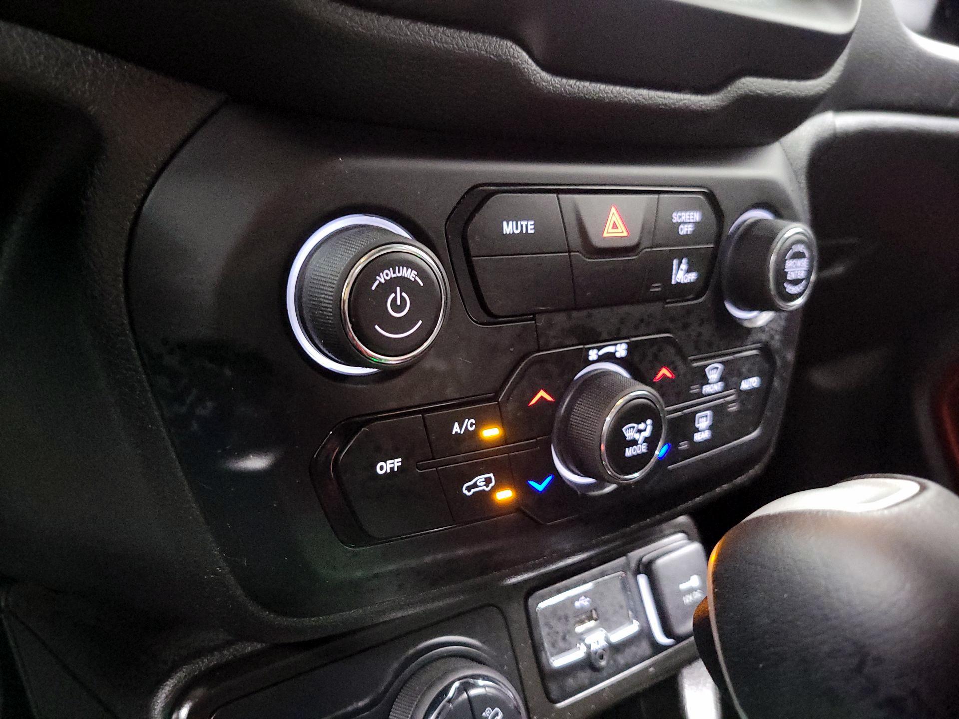 Thumbnail: 2021 Jeep Renegade - 16