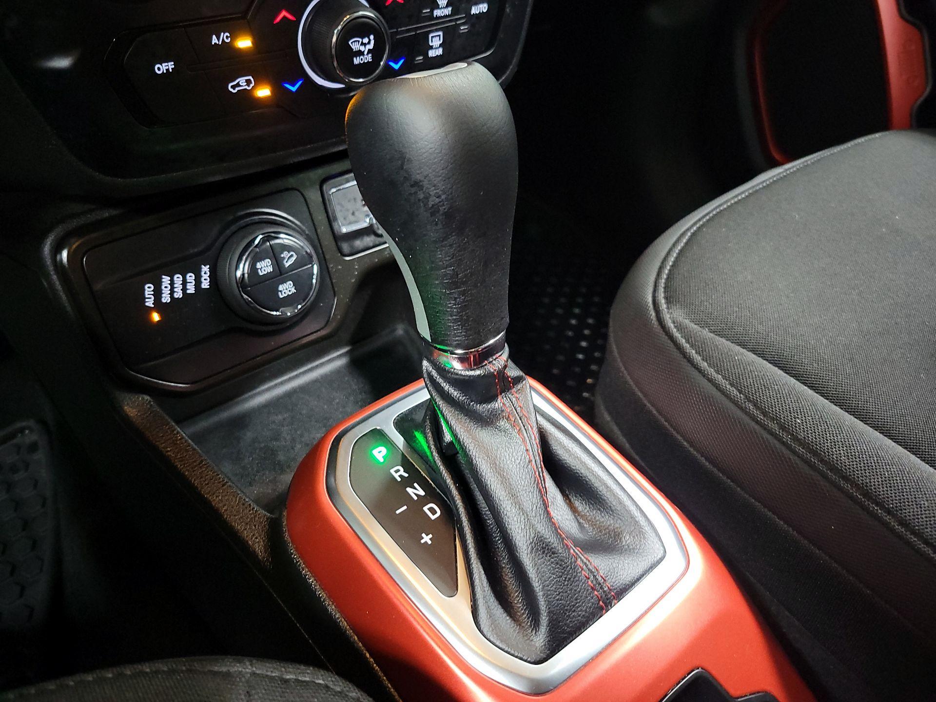 Thumbnail: 2021 Jeep Renegade - 17