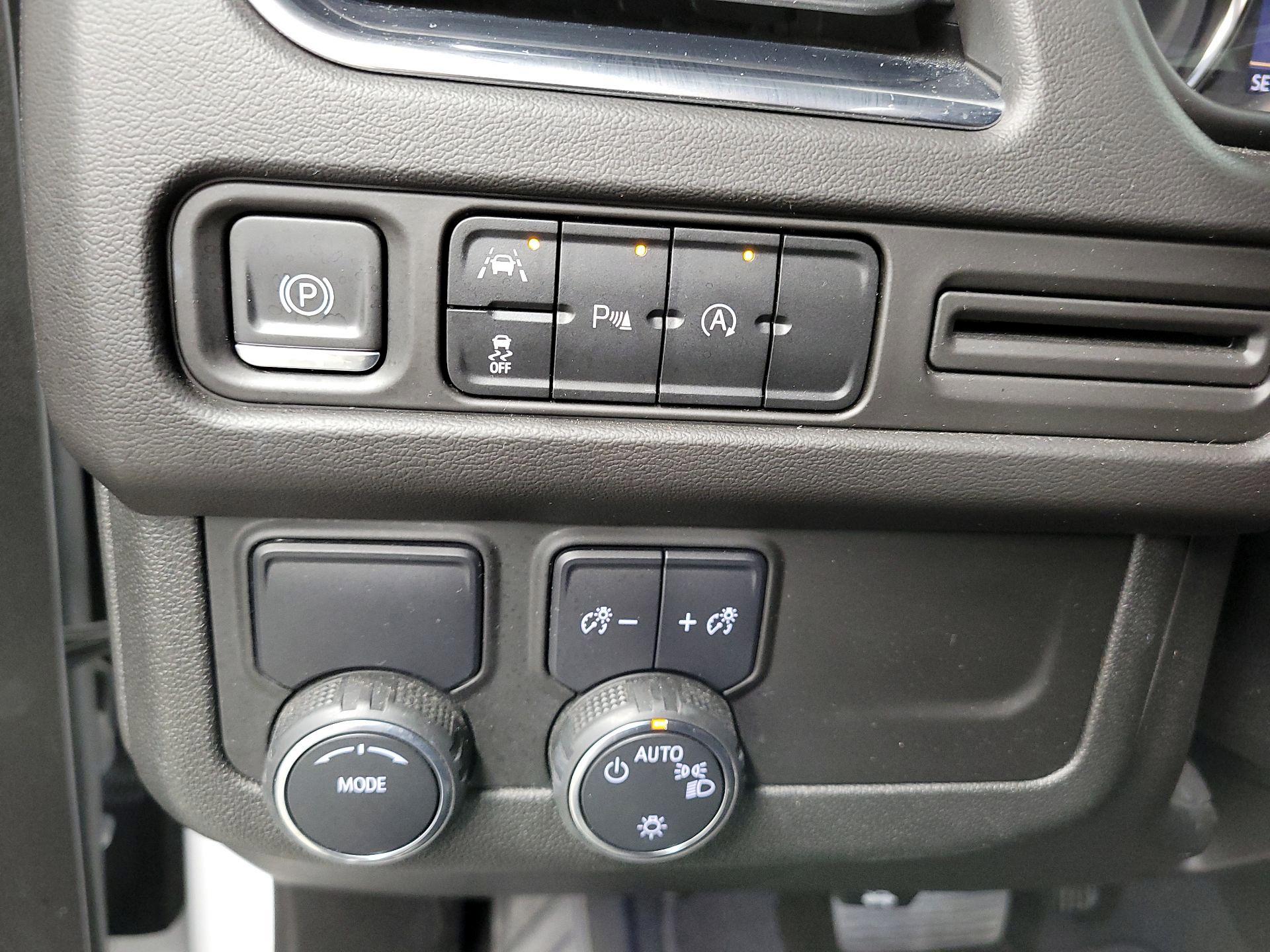 Thumbnail: 2023 Chevrolet Suburban - 11