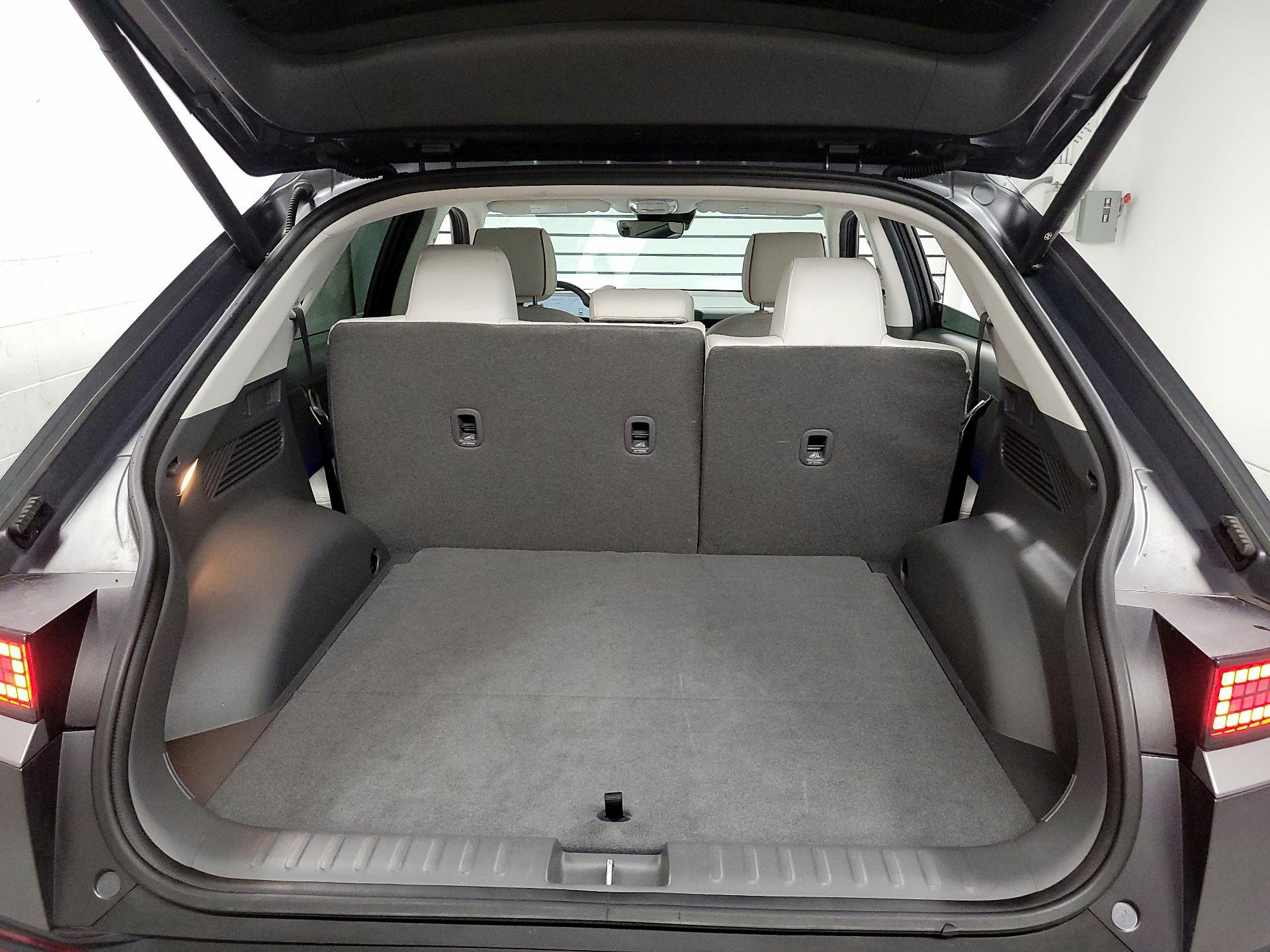 Thumbnail: 2023 Hyundai Ioniq 5 - 18