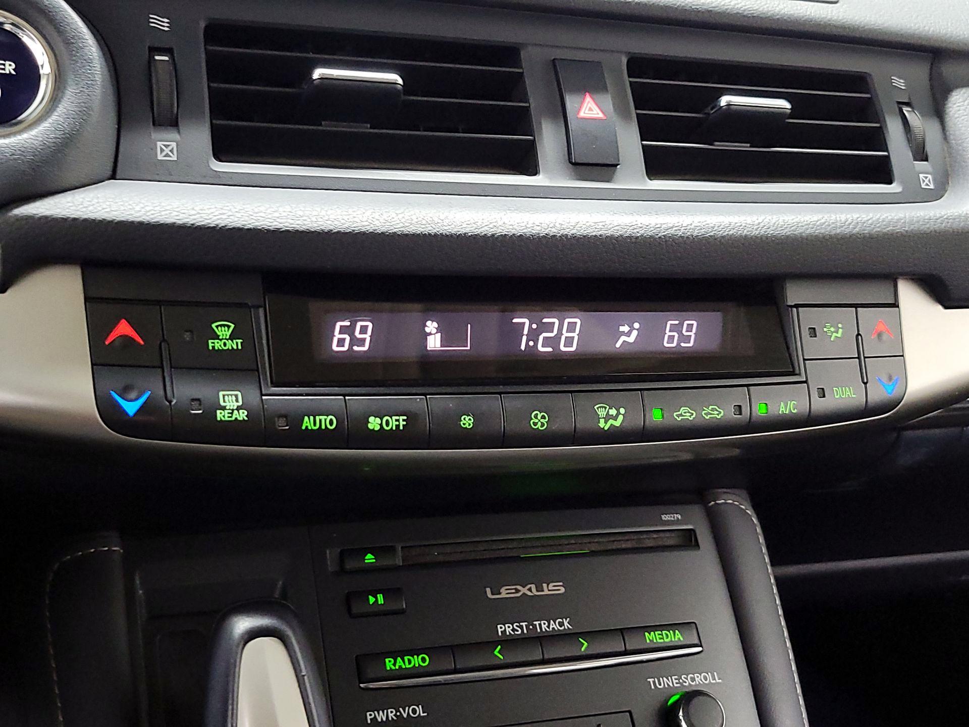 Thumbnail: 2014 Lexus CT - 13