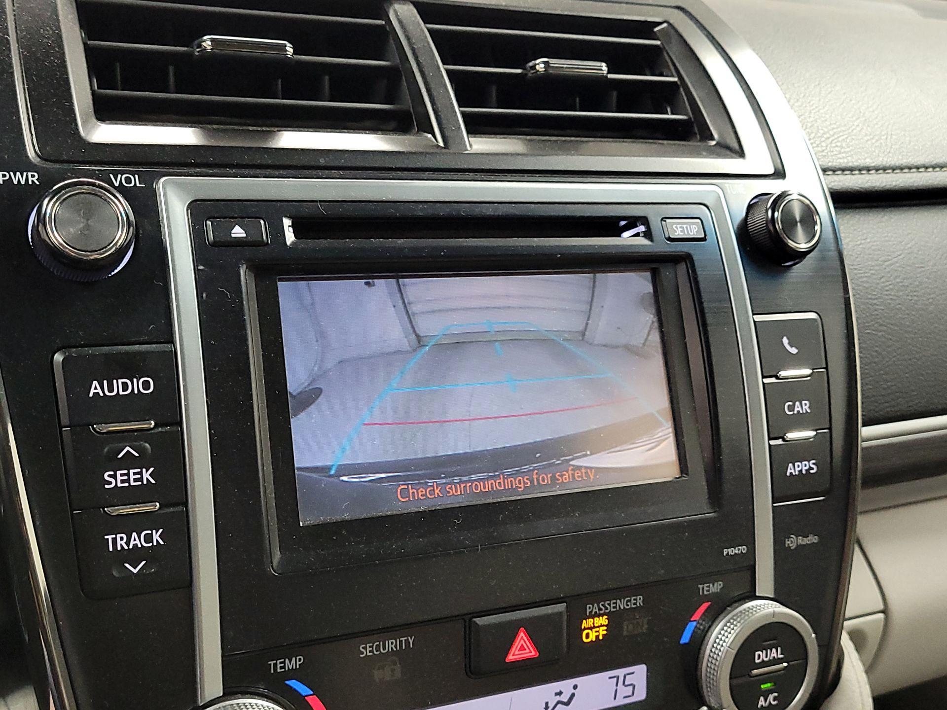 Thumbnail: 2014 Toyota Camry - 12