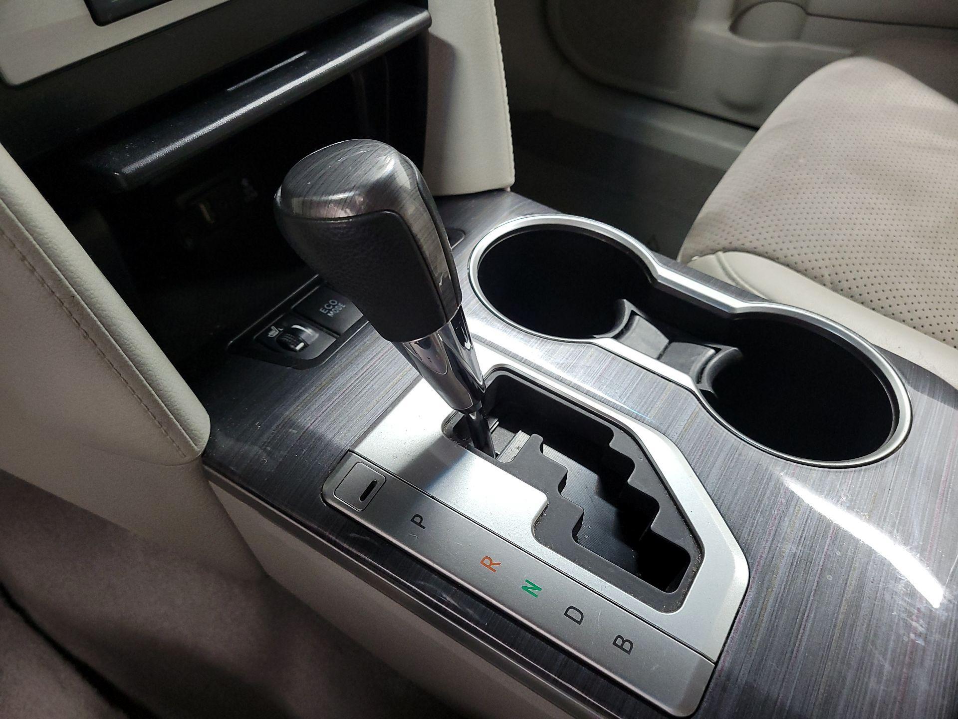 Thumbnail: 2014 Toyota Camry - 15