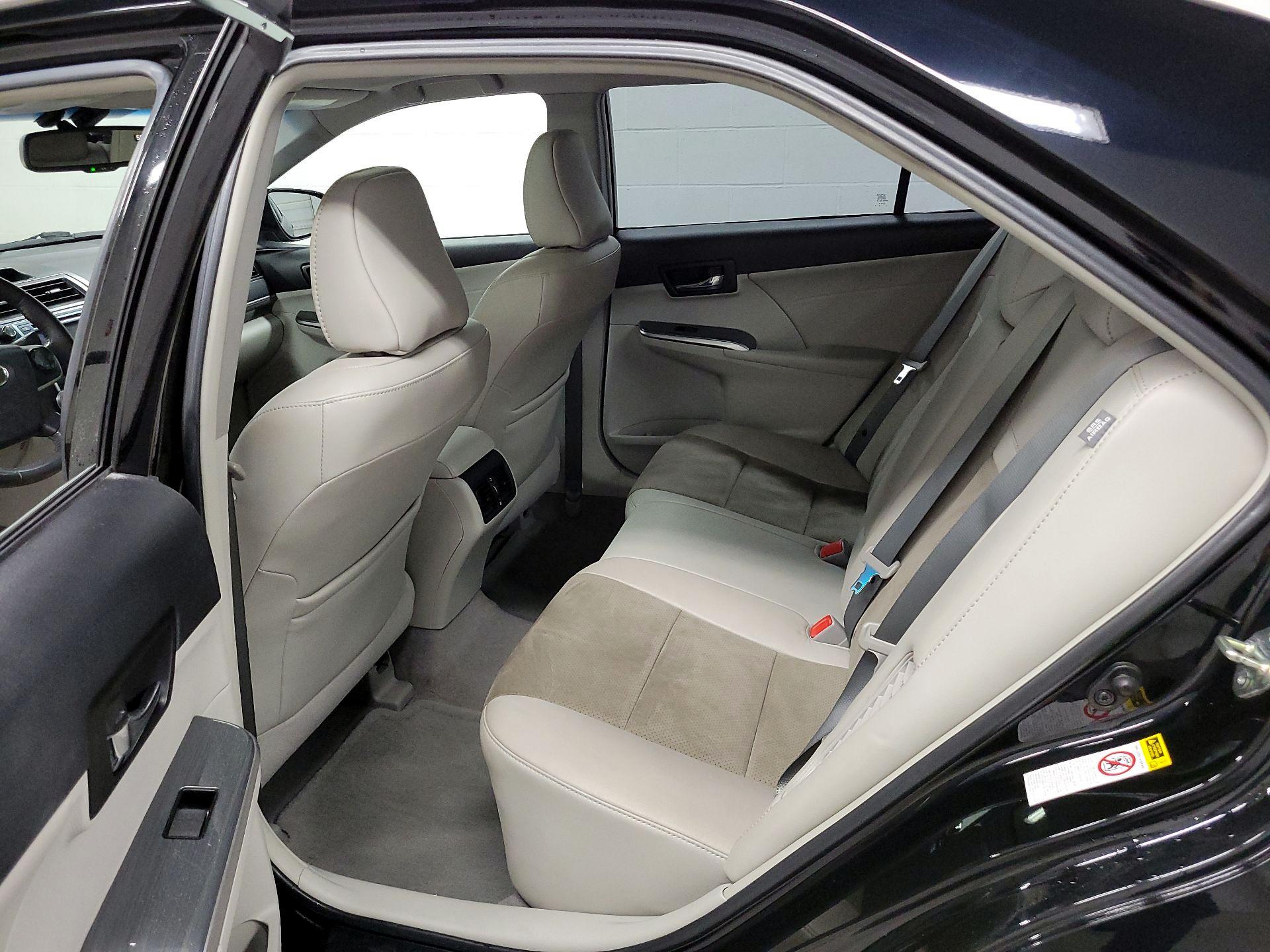 Thumbnail: 2014 Toyota Camry - 18