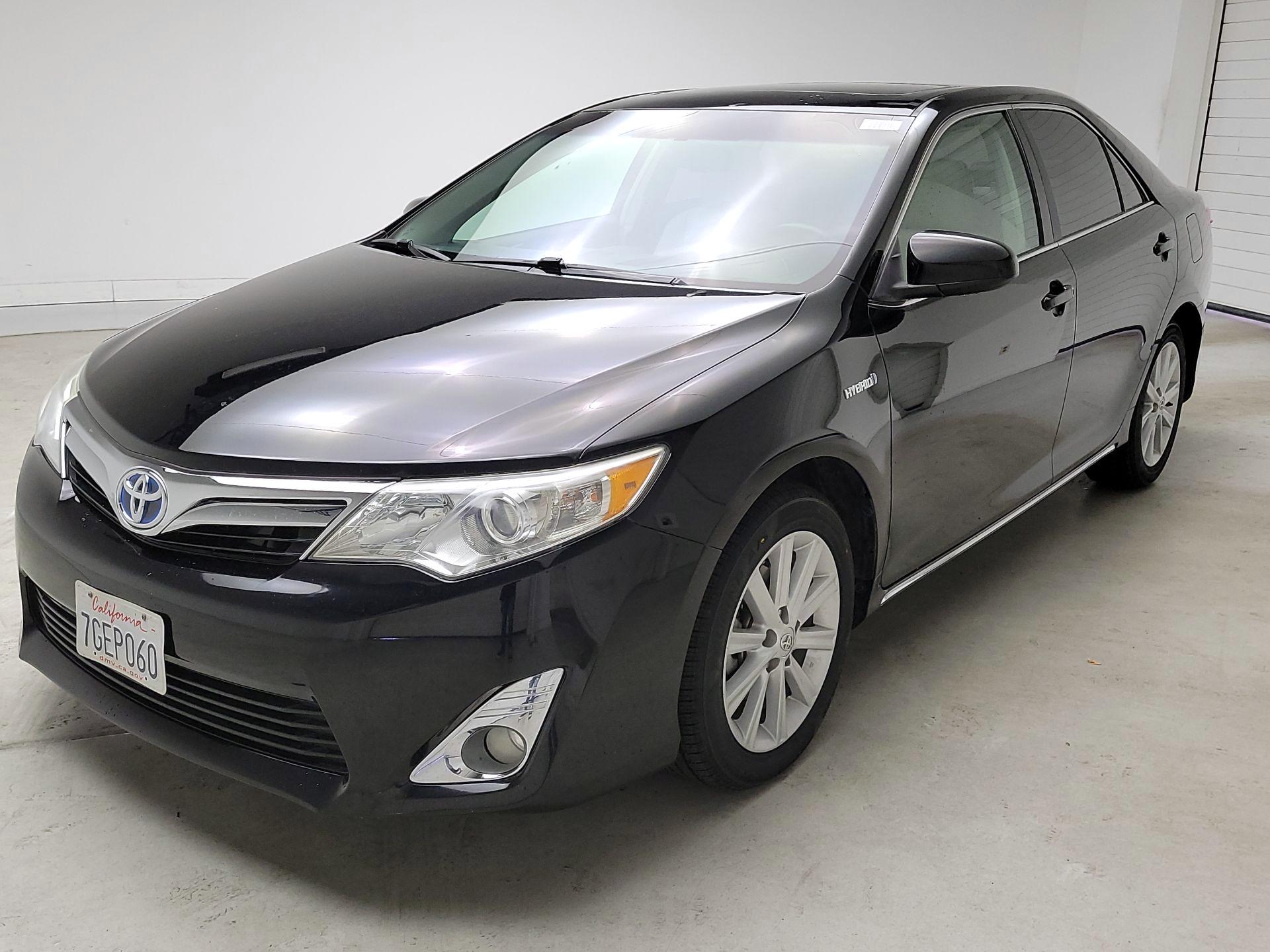 Thumbnail: 2014 Toyota Camry - 3