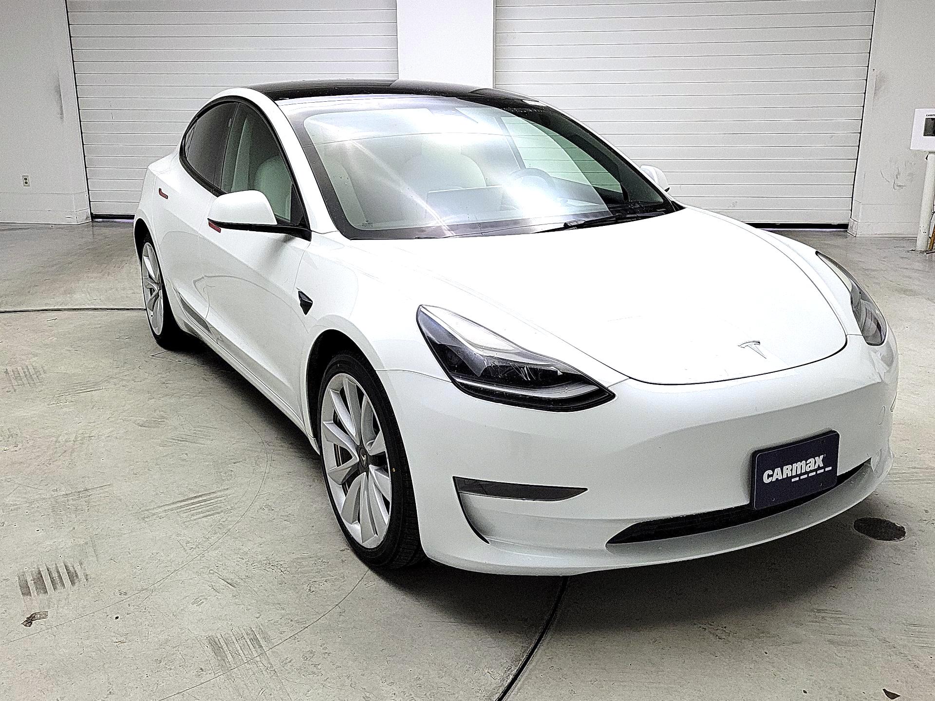Thumbnail: 2023 Tesla Model 3 - 1