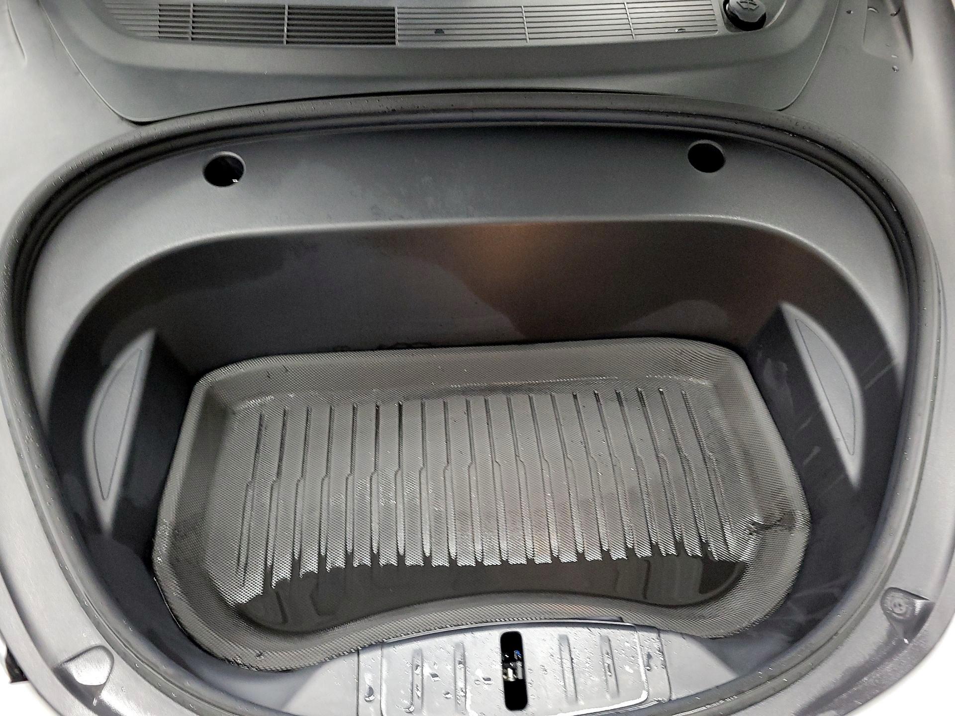 Thumbnail: 2023 Tesla Model 3 - 19