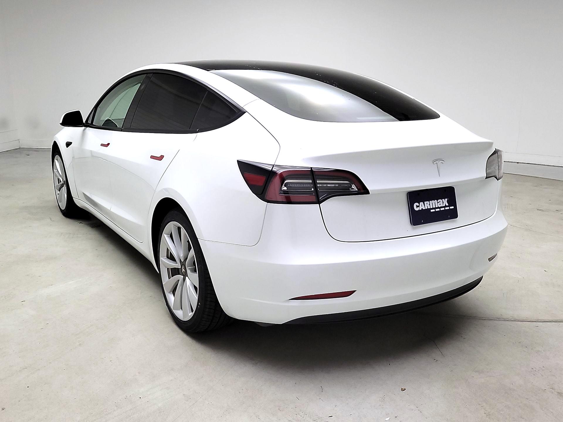 Thumbnail: 2023 Tesla Model 3 - 7