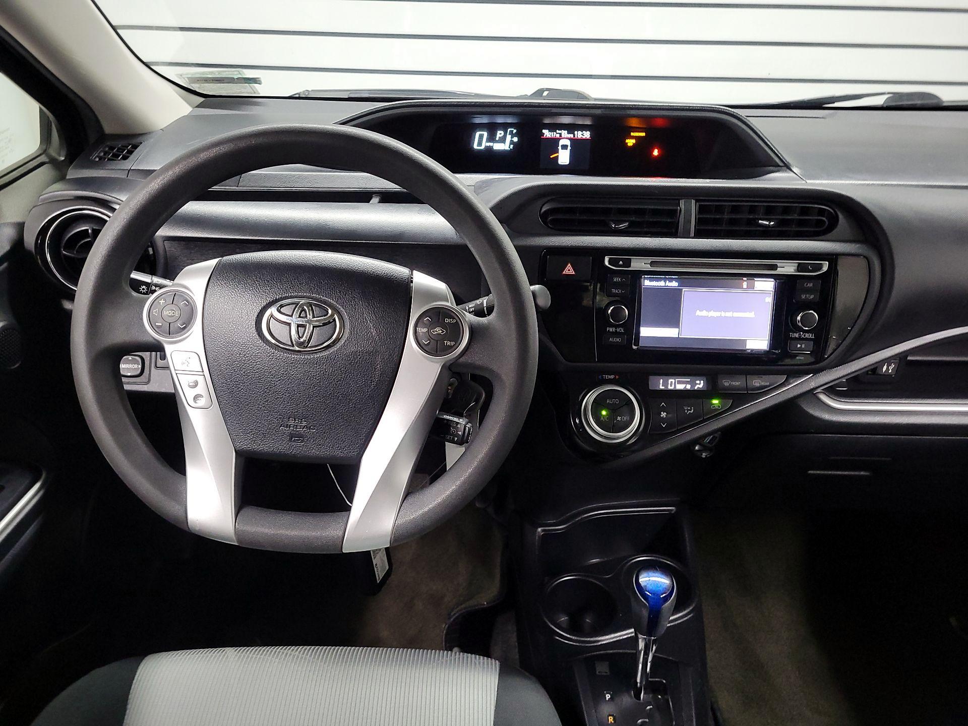 Thumbnail: 2015 Toyota Prius c - 9