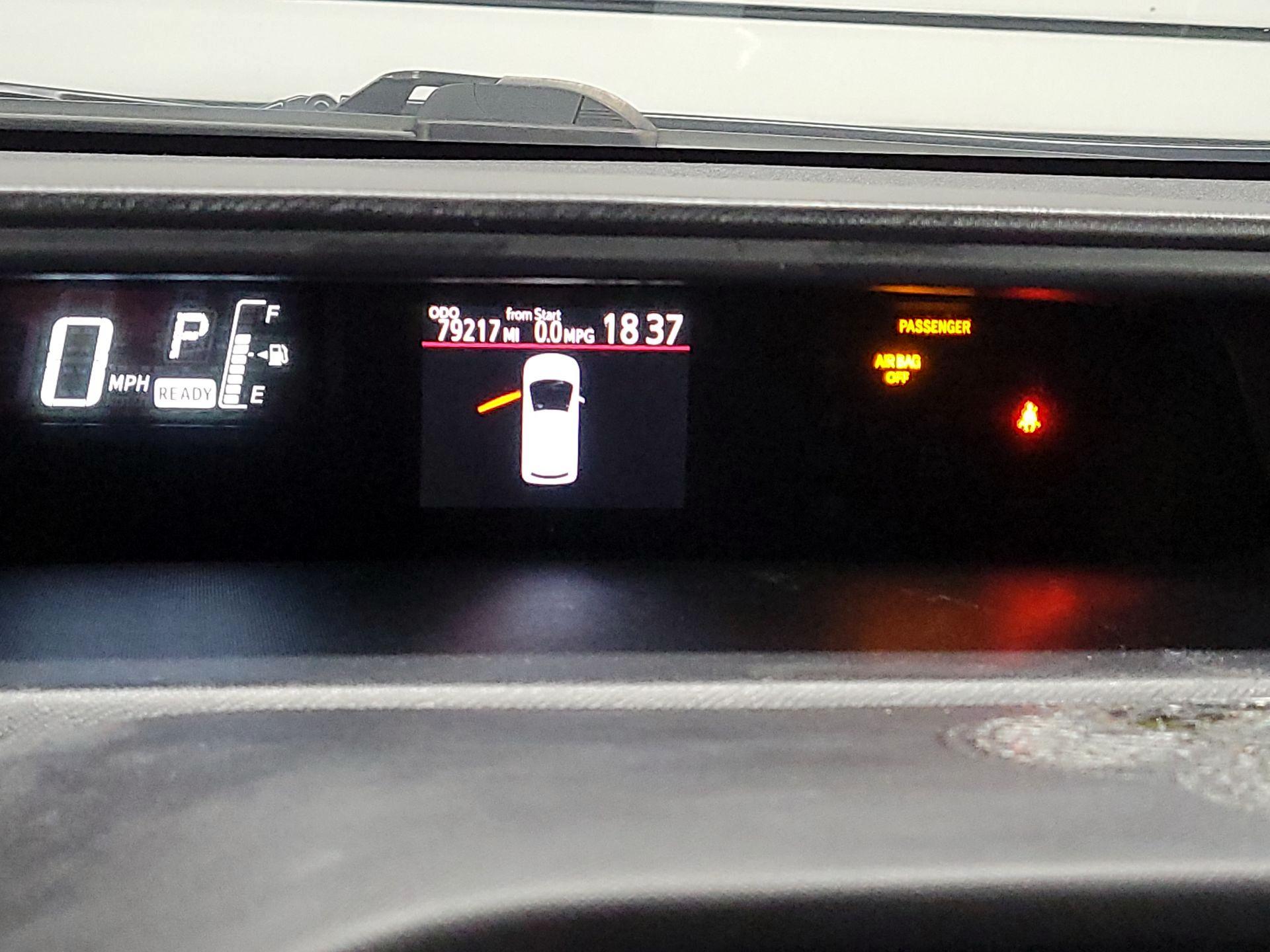 Thumbnail: 2015 Toyota Prius c - 13