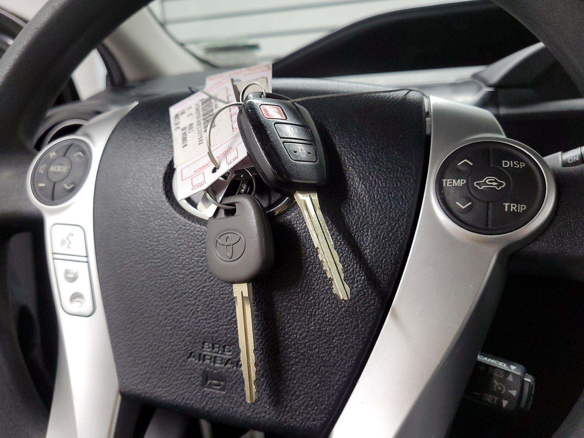 Thumbnail: 2015 Toyota Prius c - 20