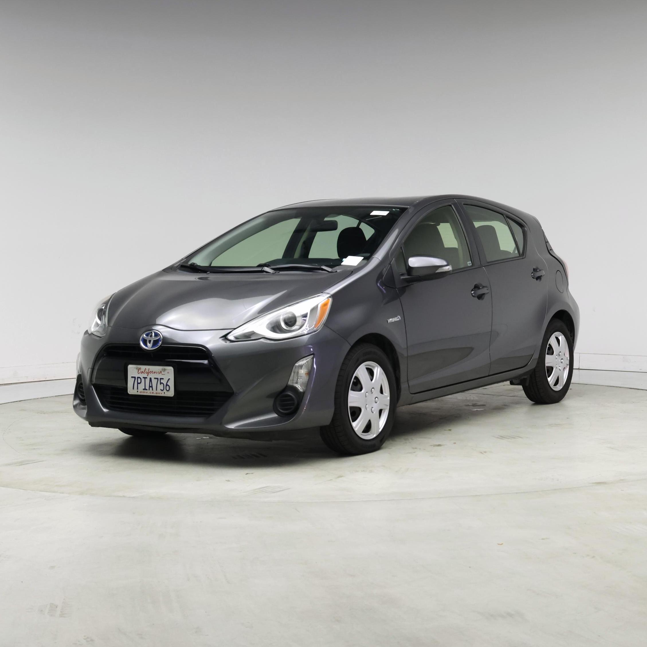 Thumbnail: 2015 Toyota Prius c - 4