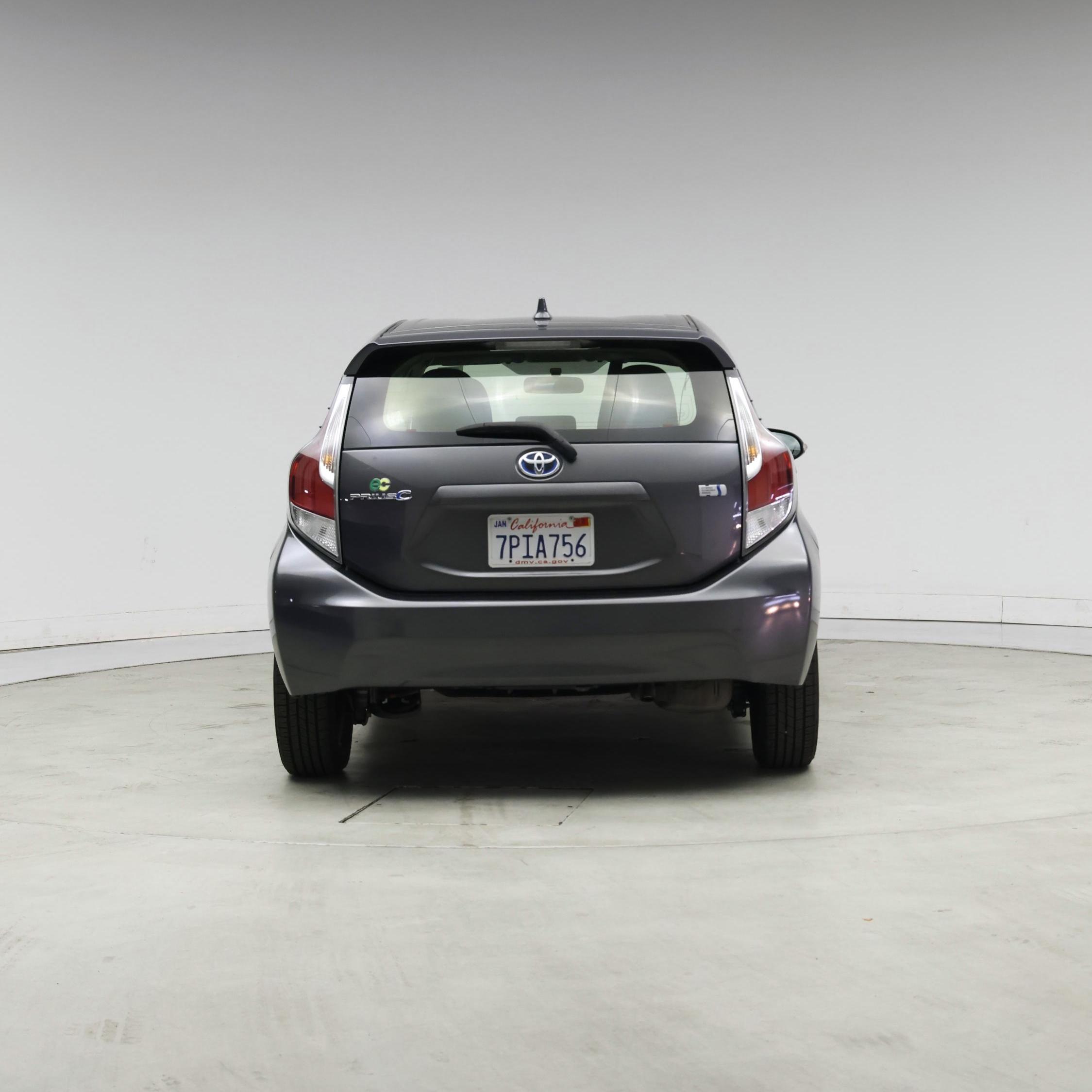 Thumbnail: 2015 Toyota Prius c - 6