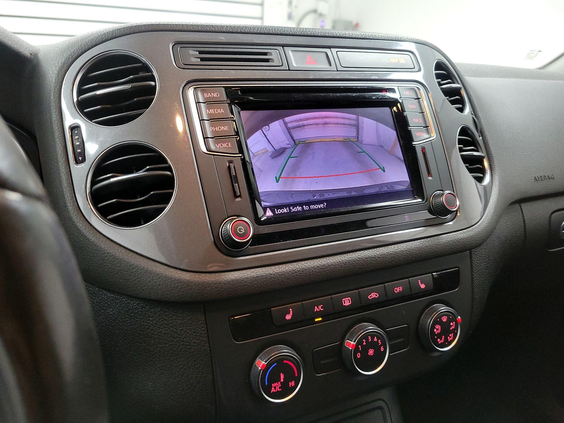 Thumbnail: 2016 Volkswagen Tiguan - 12