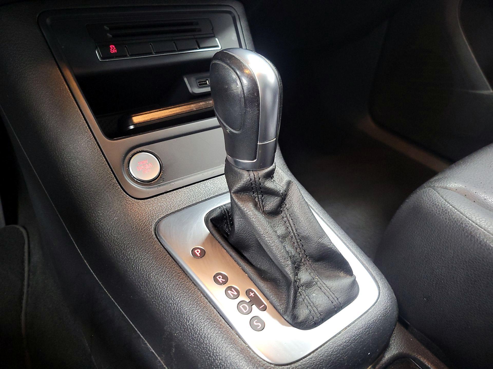 Thumbnail: 2016 Volkswagen Tiguan - 15