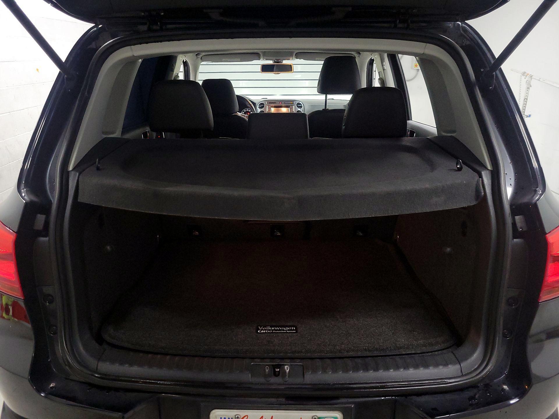 Thumbnail: 2016 Volkswagen Tiguan - 18