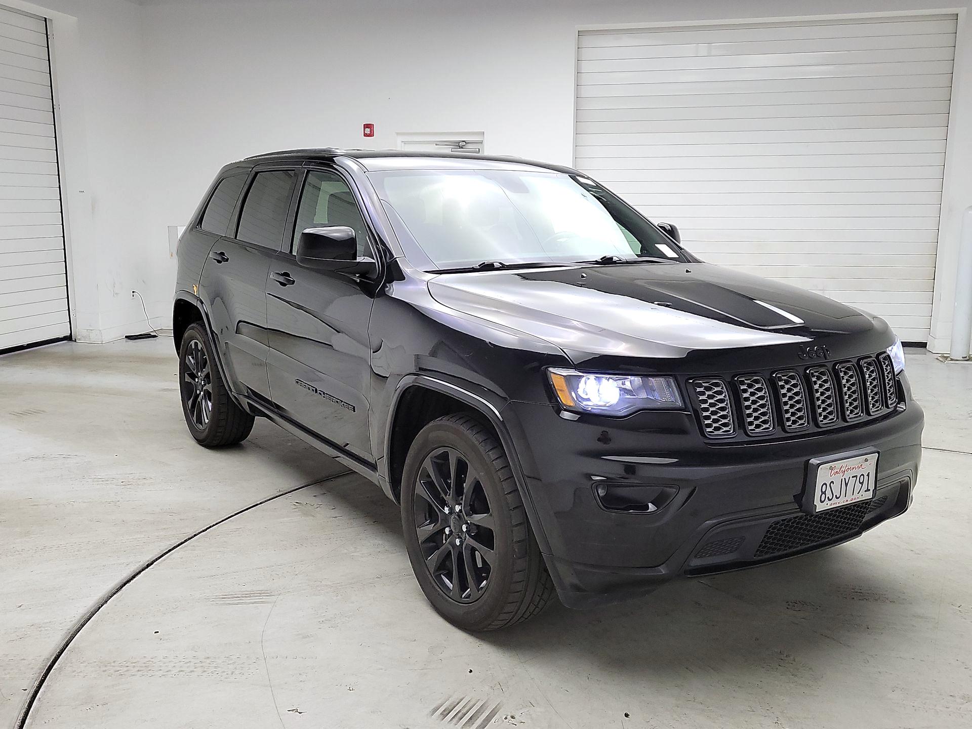 Thumbnail: 2020 Jeep Grand Cherokee - 1