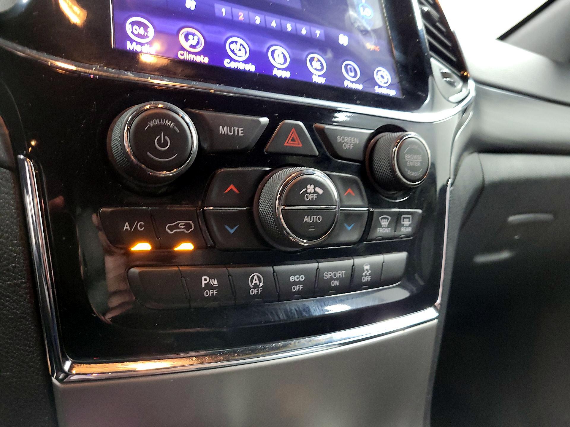 Thumbnail: 2020 Jeep Grand Cherokee - 12