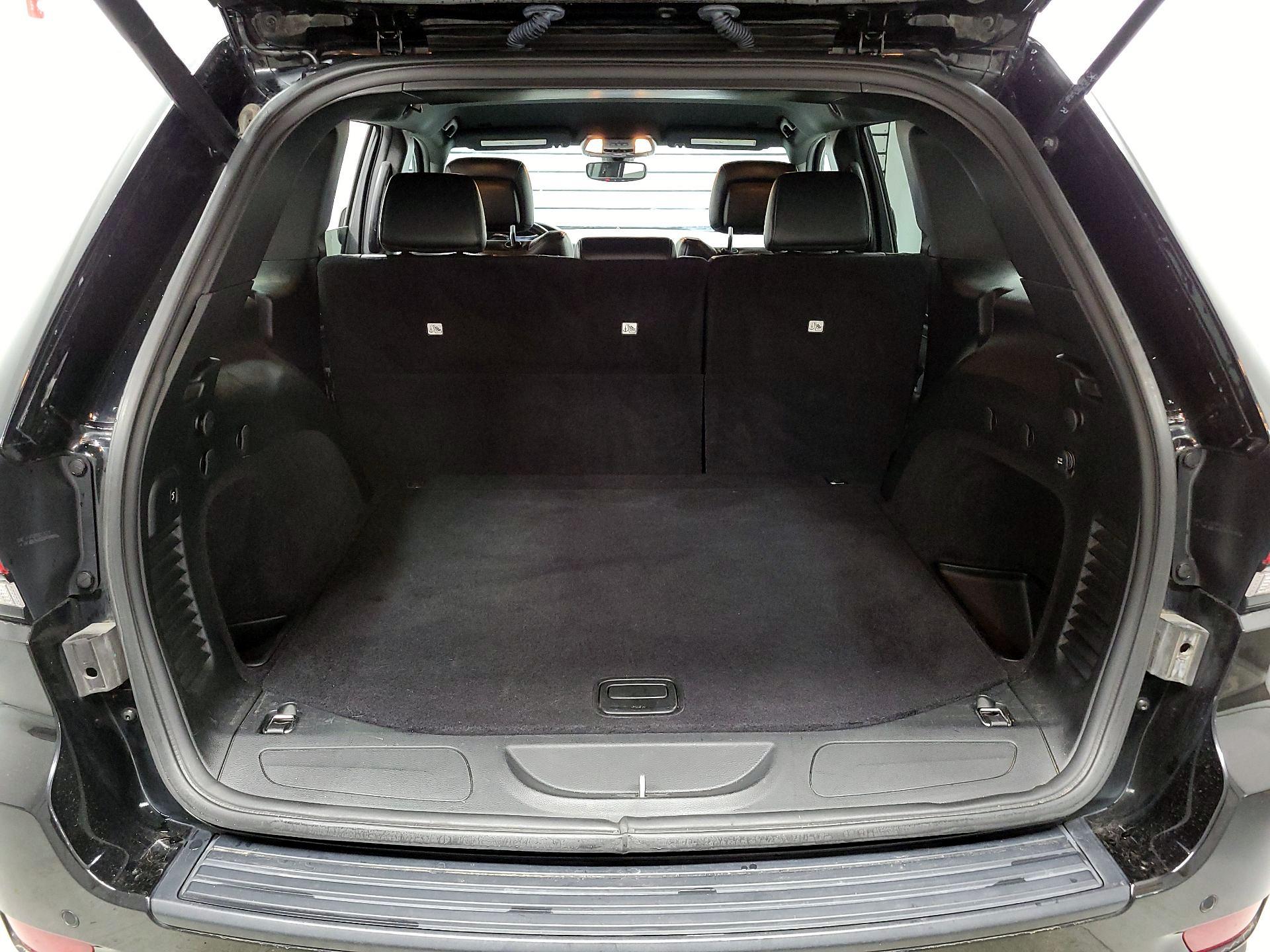 Thumbnail: 2020 Jeep Grand Cherokee - 15