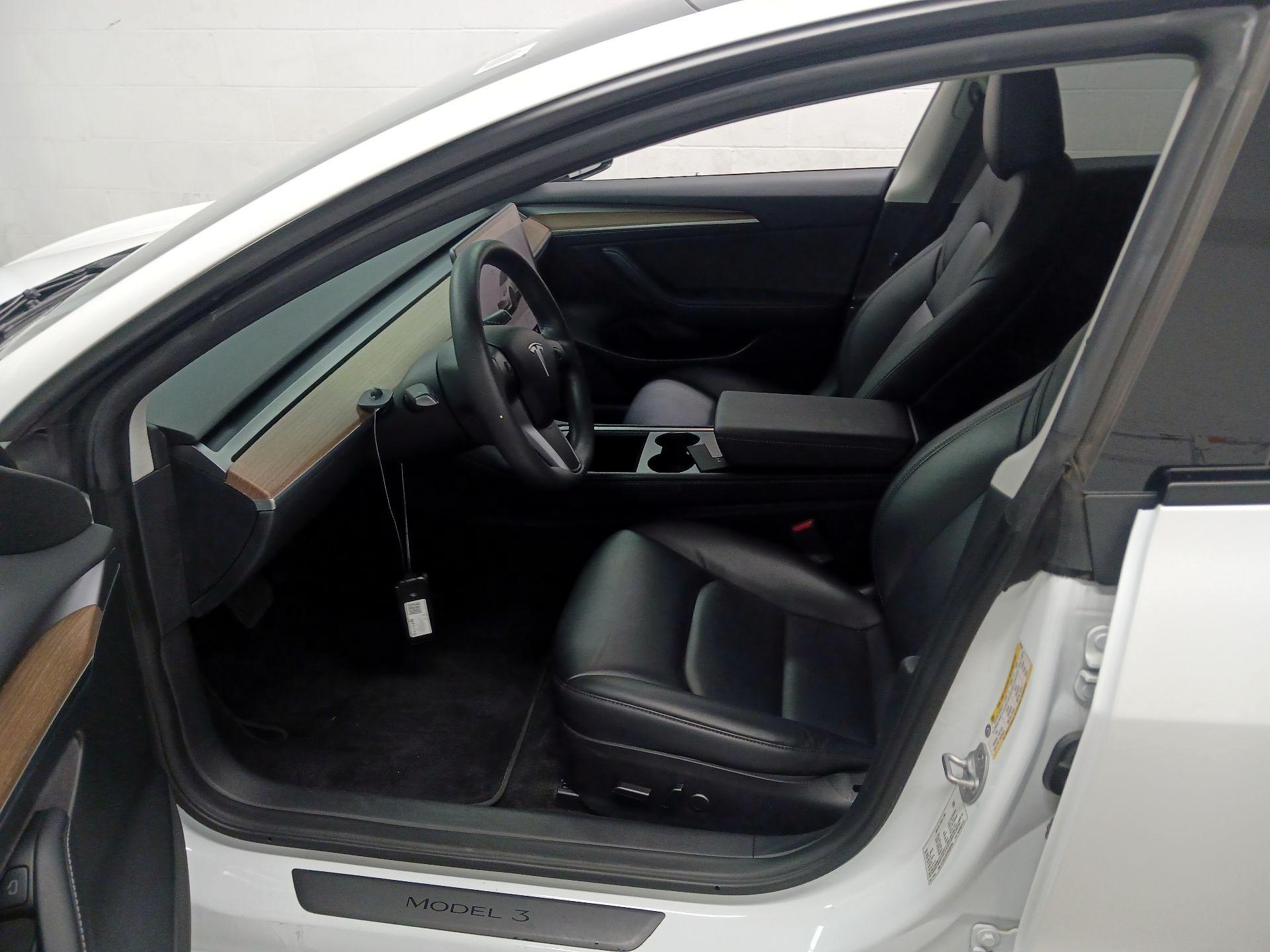 Thumbnail: 2023 Tesla Model 3 - 9