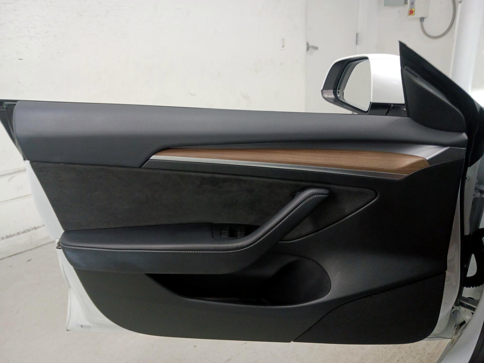 Thumbnail: 2023 Tesla Model 3 - 10