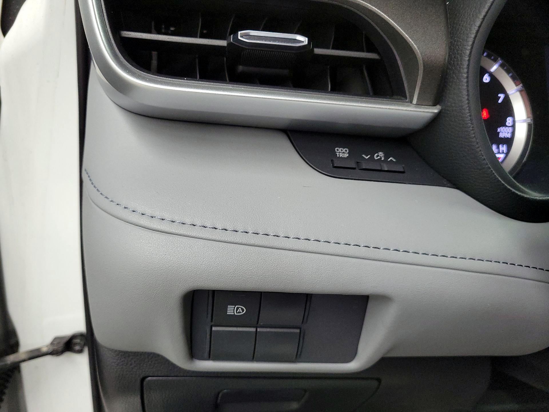 Thumbnail: 2021 Toyota Highlander - 11