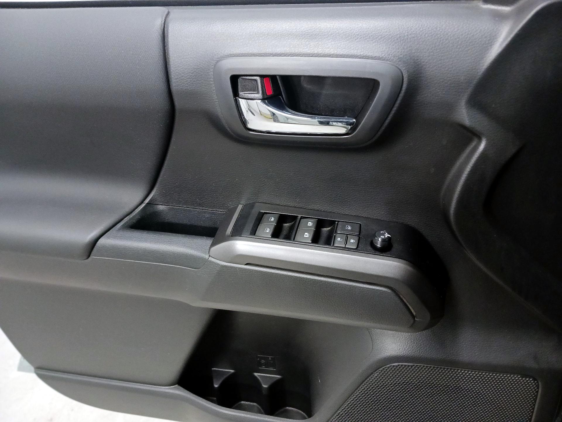 Thumbnail: 2023 Toyota Tacoma - 10