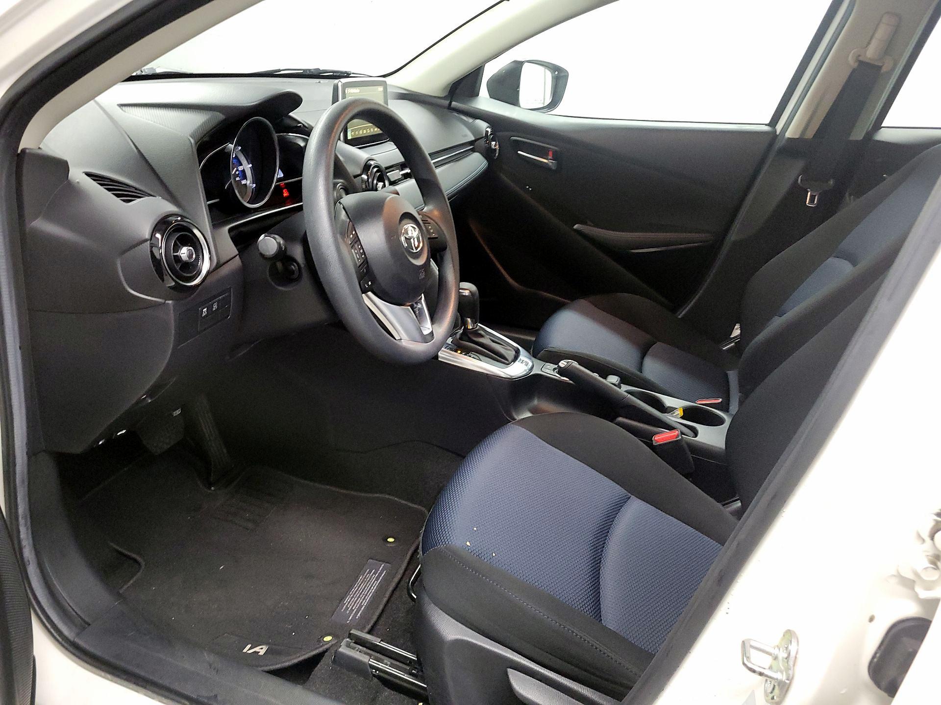 Thumbnail: 2017 Toyota Yaris iA - 9