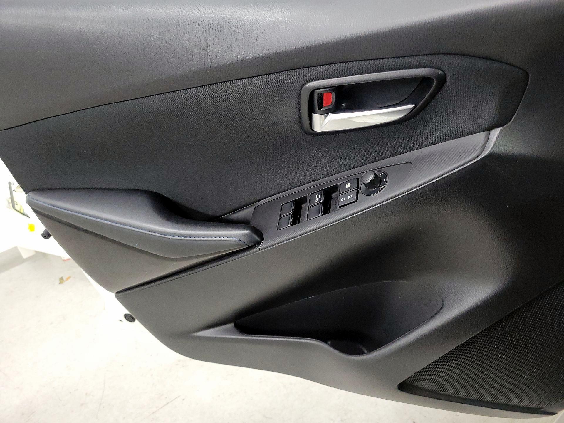 Thumbnail: 2017 Toyota Yaris iA - 10