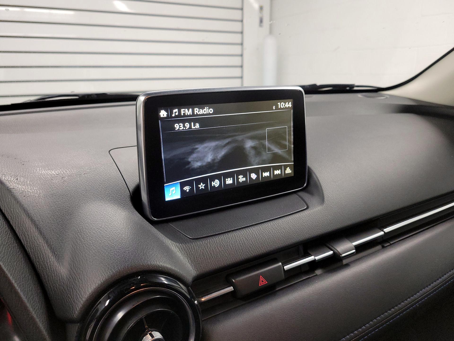 Thumbnail: 2017 Toyota Yaris iA - 12