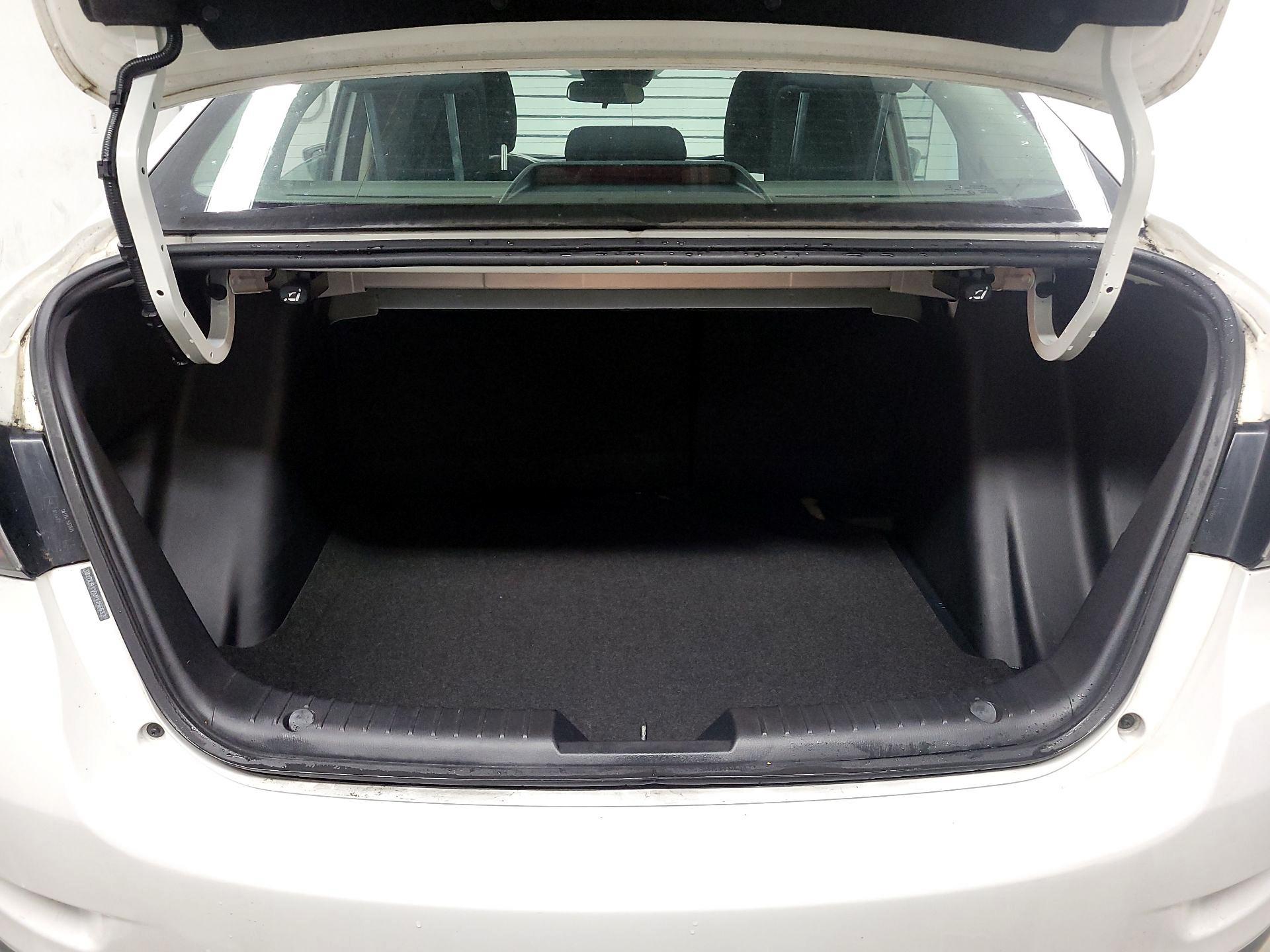 Thumbnail: 2017 Toyota Yaris iA - 16