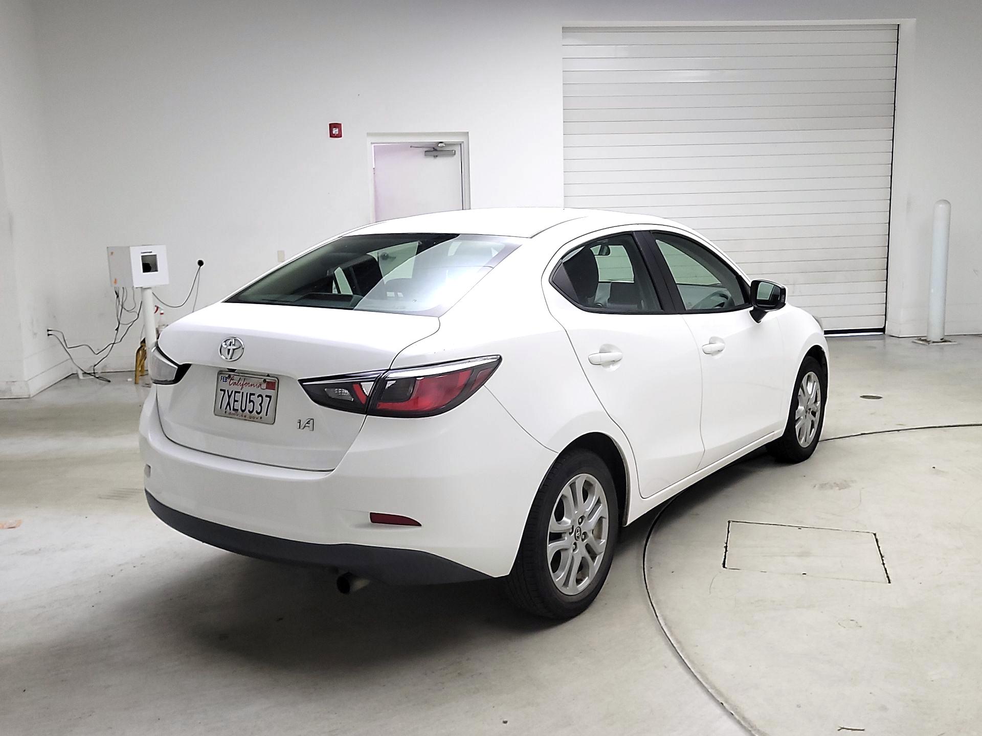 Thumbnail: 2017 Toyota Yaris iA - 5