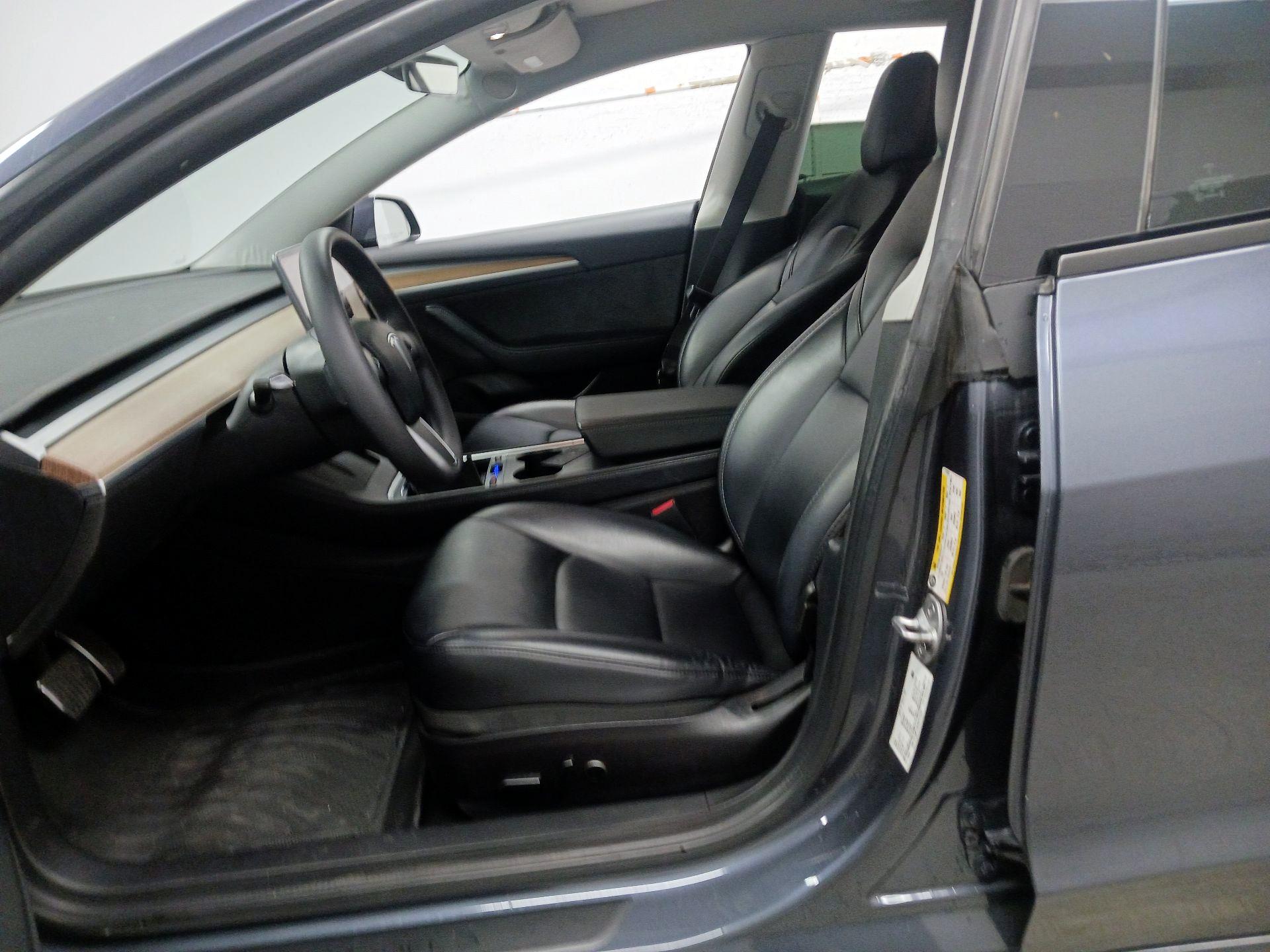 Thumbnail: 2022 Tesla Model 3 - 9