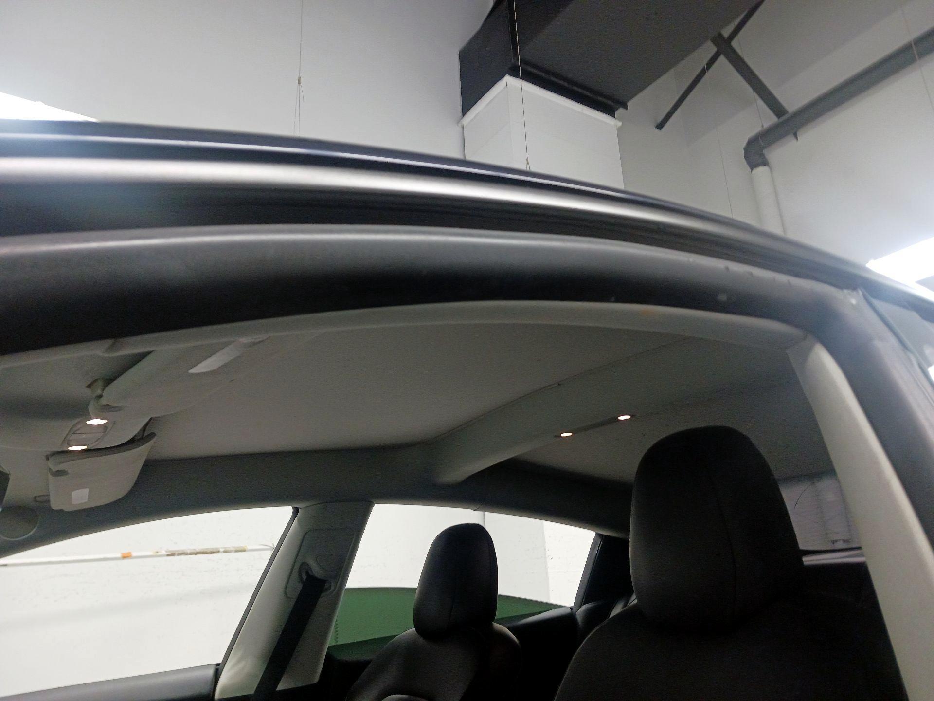 Thumbnail: 2022 Tesla Model 3 - 17