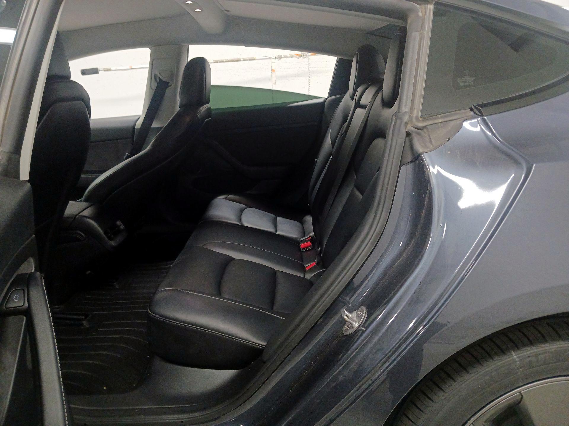 Thumbnail: 2022 Tesla Model 3 - 18