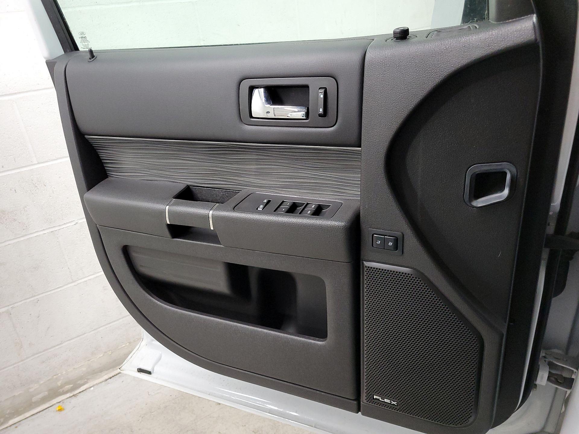 Thumbnail: 2019 Ford Flex - 12